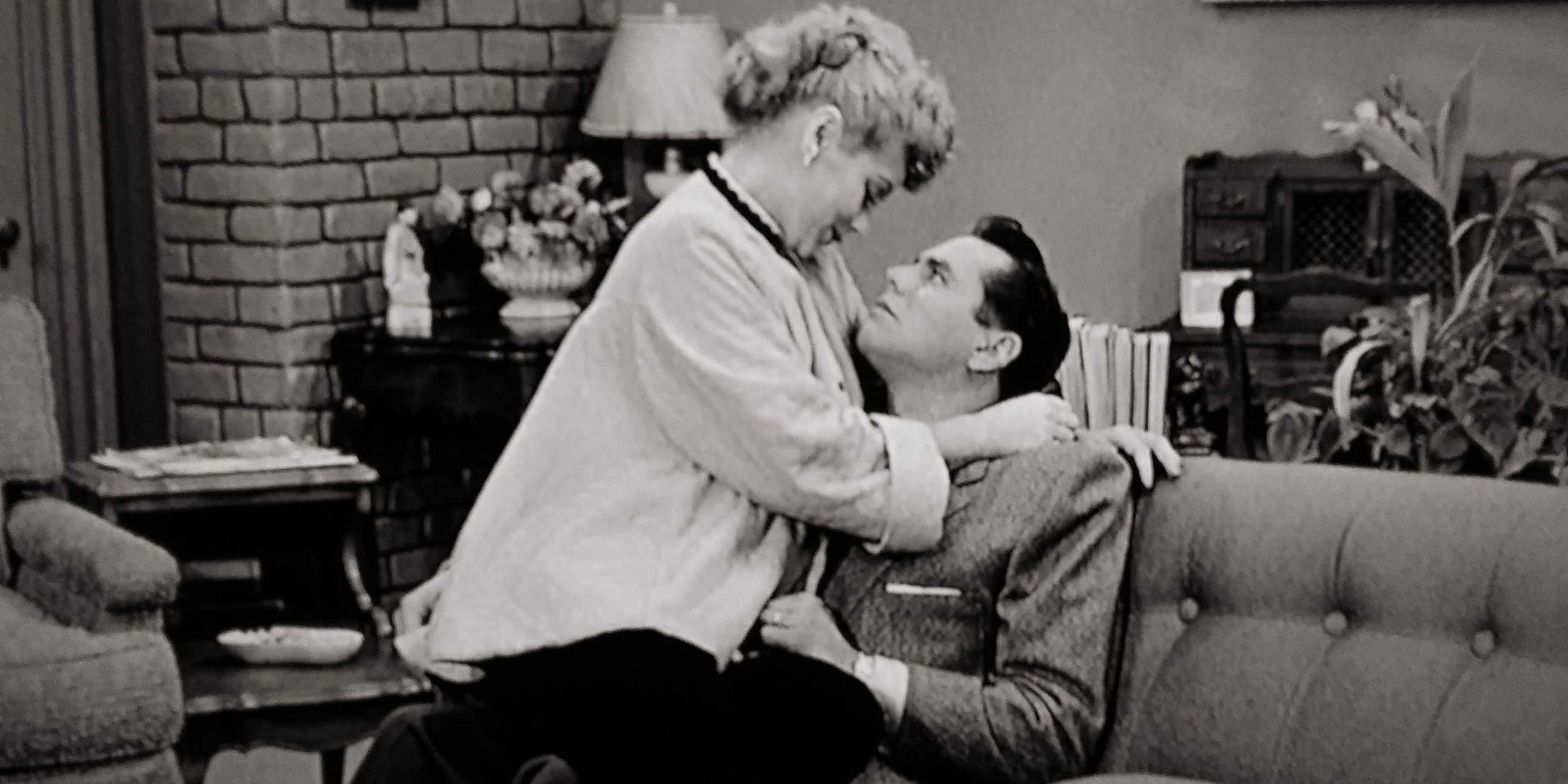 Iconic Sitcoms That Defined Generations and Shaped TV History